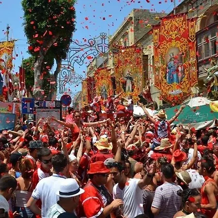 In Qawra * 세인트폴스베이