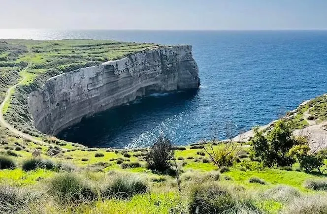 In Qawra San Pawl il-Baħar