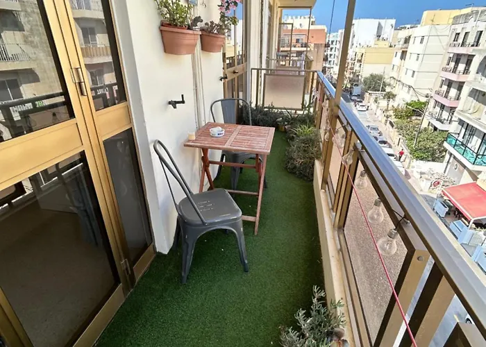 In Qawra San Pawl il-Baħar